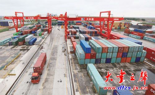 临港现代物流服务业 港口货物装卸搬运活动驱动的发展新篇章